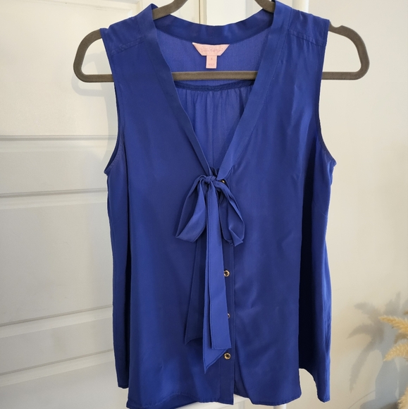 Lilly Pulitzer Tops - Lilly Pulitzer blue dahlia silk sleeveless tie neck top